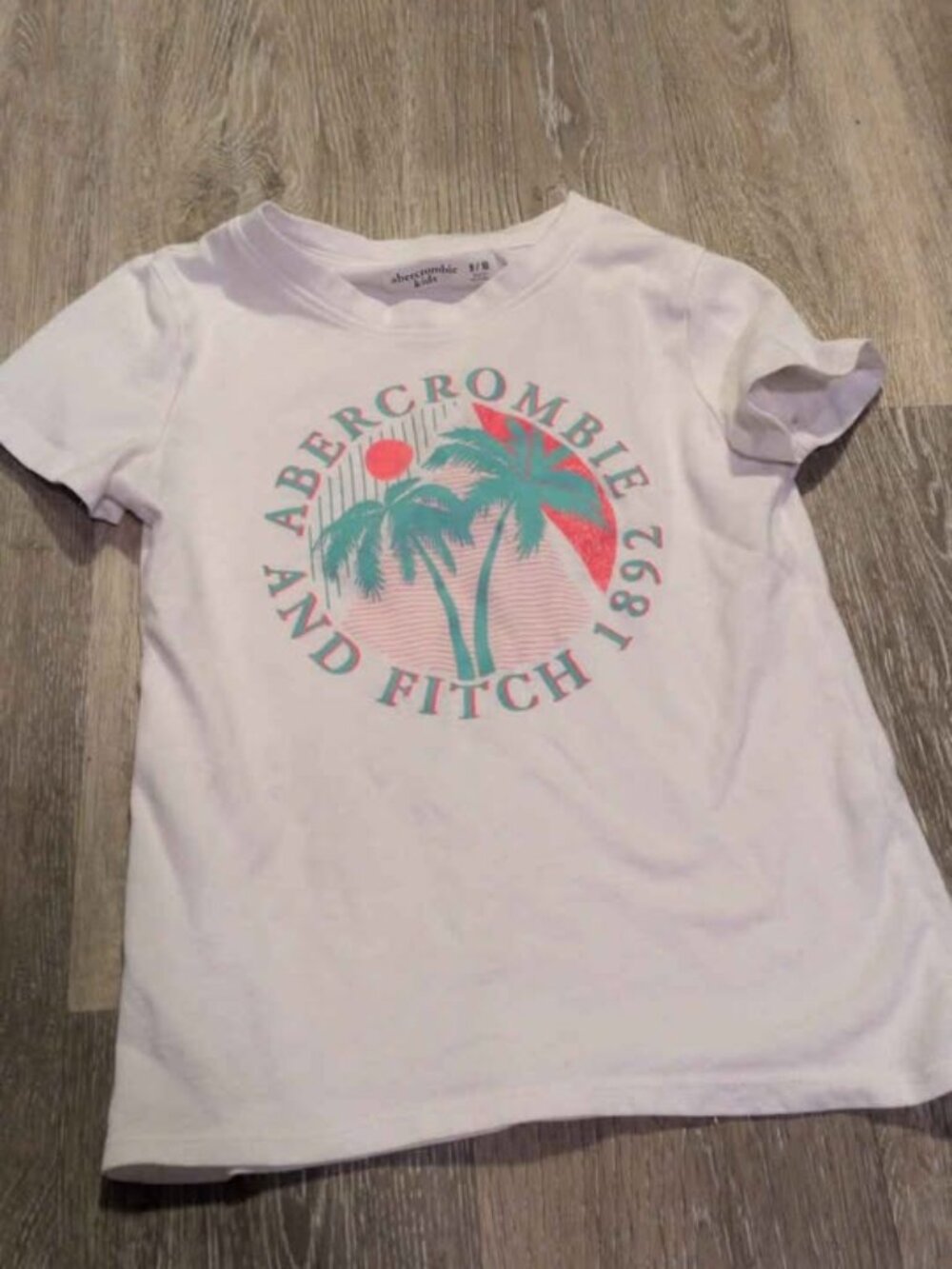 Abercrombie Kids Graphic T-Shirt 9/10 girls